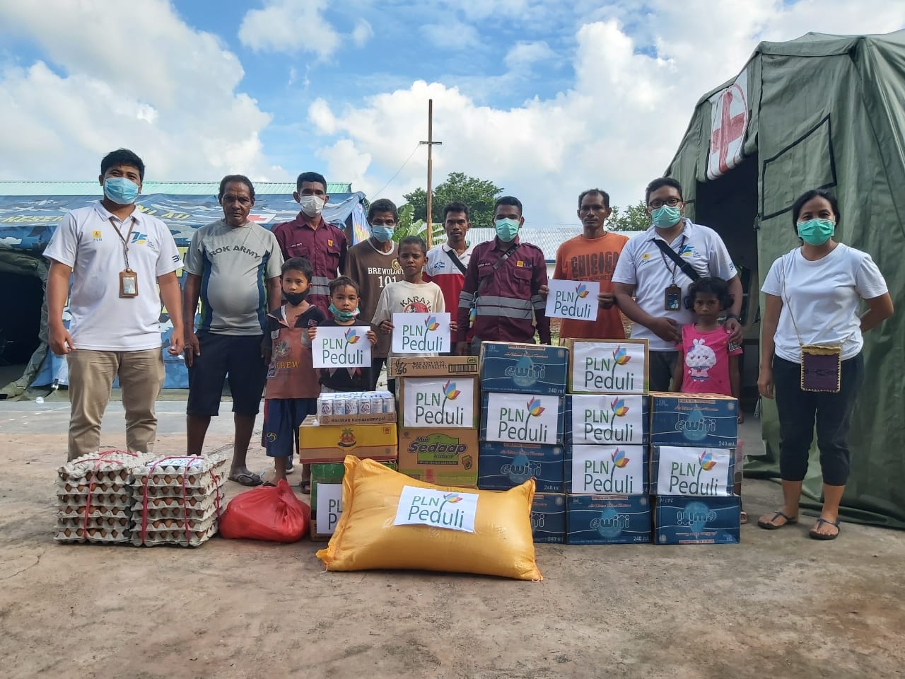Ringankan Beban Masyarakat NTT, PLN Peduli Salurkan Bantuan Rp620 Juta Lebih