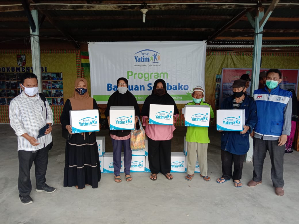 Rumah Yatim Bagikan Bantuan untuk Warga Prasejahtera Kelurahan Sungai Sibam 