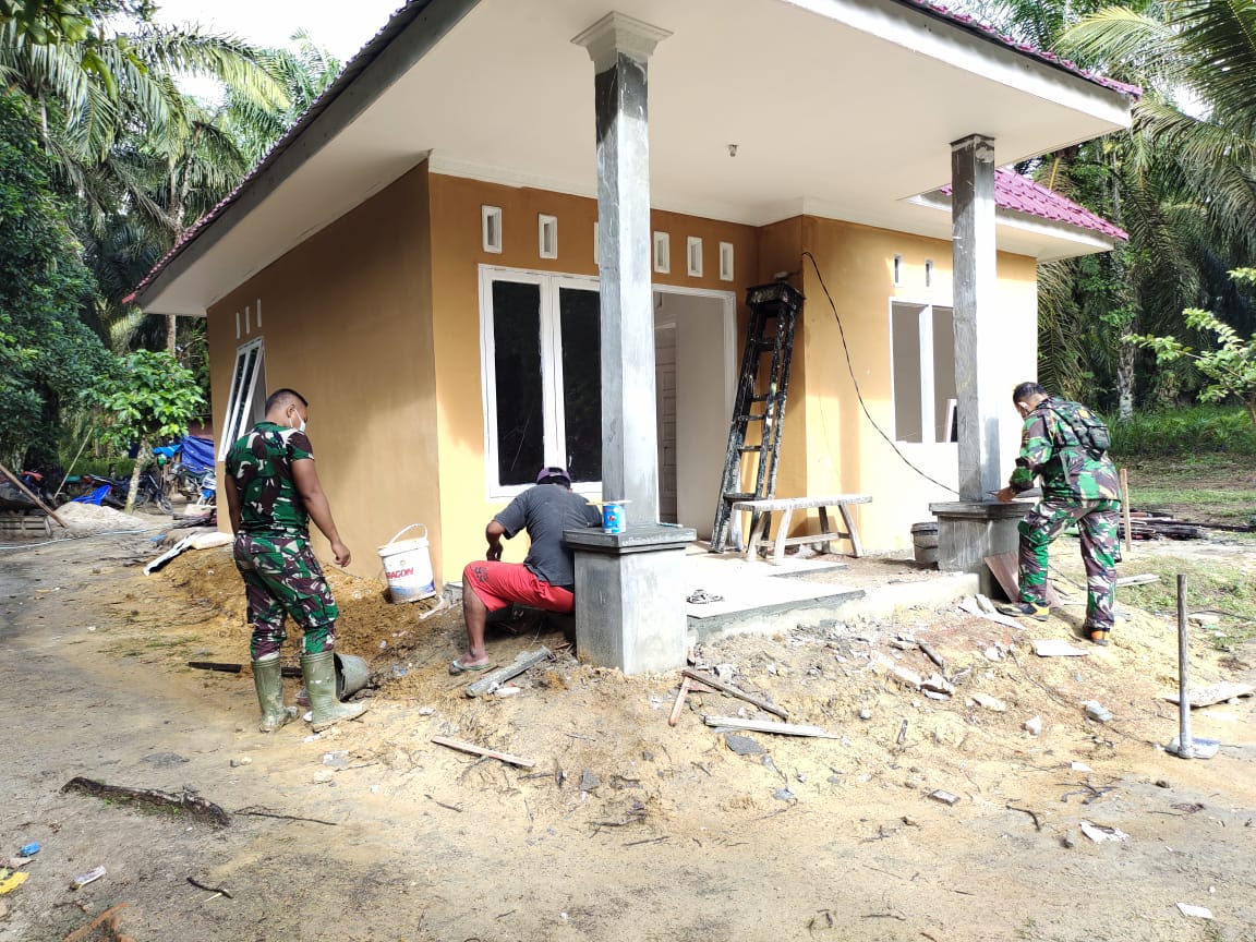 Bedah Rumah Program TMMD Milik Bu Halimah Hampir Rampung