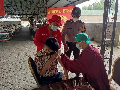 Vaksinasi Massal BIN Riau Tak Perlu Antri, Khusus Lansia 