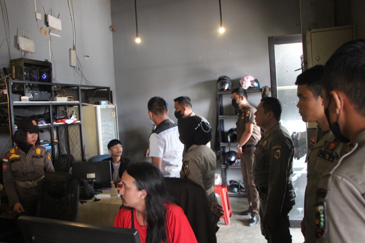 Asik Main Game di Warnet, Enam Pelajar Terjaring Razia Satpol PP Pekanbaru 