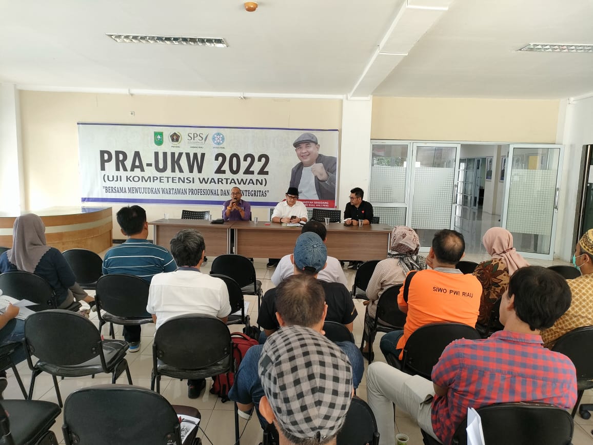Peserta UKW Antusias Dengarkan Penjelasan saat Pra UKW di PWI Riau