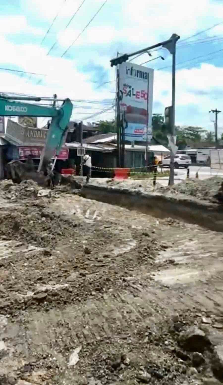 Box Culvert, Macet Parah Sampai 1 Jam, Simpang Garuda Sakti-Soebrantas Kini Tak Bisa Dilalui
