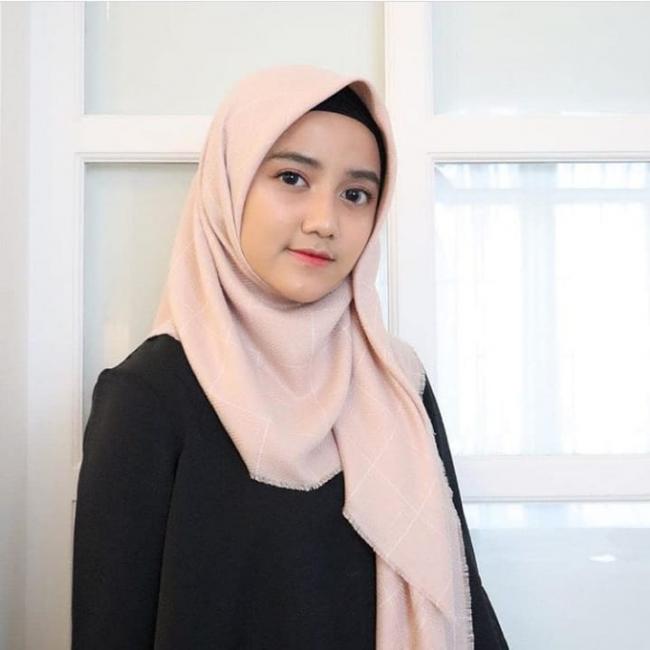 Mengaku Lulusan University of Oxford, Putri Ustaz Yusuf Mansur Dituduh Bohongi Publik