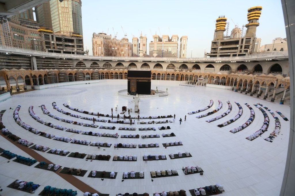 Kembali Izinkan Umrah Warga Asing, Saudi Umumkan Ketentuan