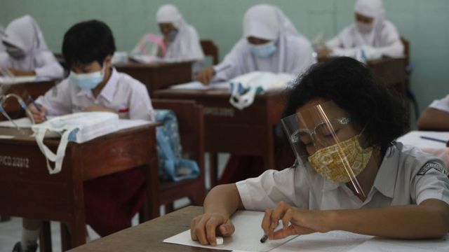 Kemendikbud Serahkan Pemda Atur Guru Mengajar di Sekolah 