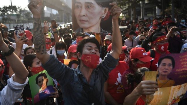 Kudeta di Myanmar: Unjuk Rasa Makin Kacau, Internet Diputus!