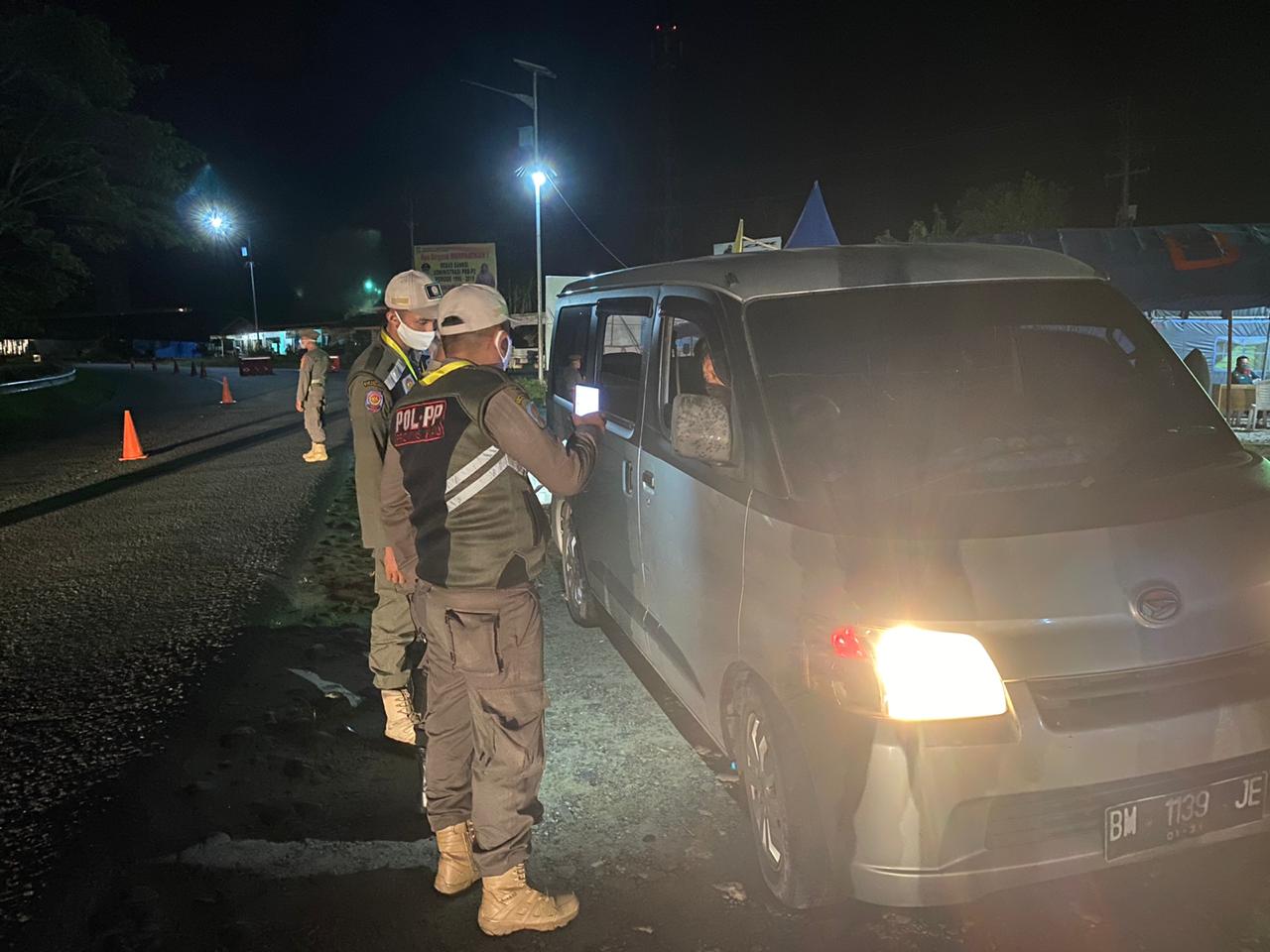 Pos Cek Point Perbatasan Riau - Sumbar di XIII Koto Kampar  Konsisten Cegah Pemudik