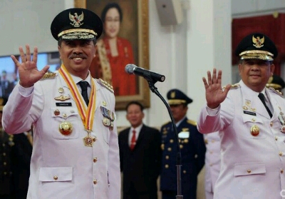 Gubernur Riau Miliki 5 Mobil Dinas dari Alphard-Royal Saloon, Syamsuar Jadi Kaget