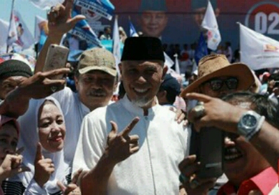 Kampanye Prabowo di Padang, Walikotanya Ikut Membaur dengan Massa Pendukung