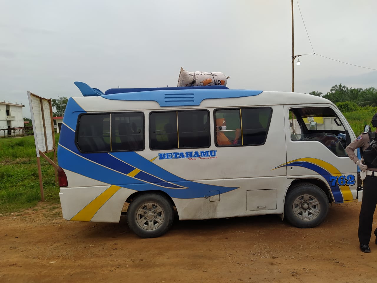Cegah Corona Masuk Rohil, 4 Mobil Di Perbatasan Disuruh Balik ke Daerah Asal