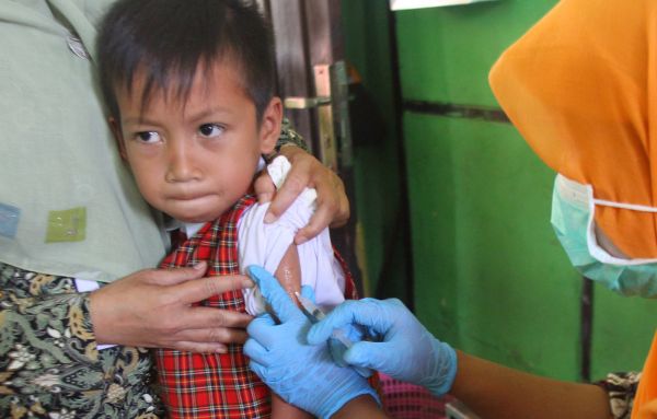 Anak Berisiko Terpapar COVID-19 Jika Tak Diimunisasi