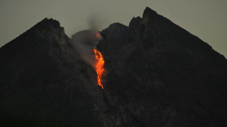 Status Waspada, Merapi 2 Kali Gugurkan Lava 