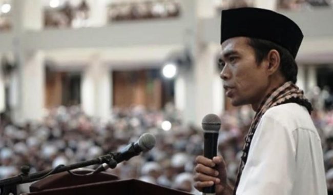 Heboh Sandiaga Langkahi Makam, Begini Hukumnya Kata Ustadz Abdul Somad