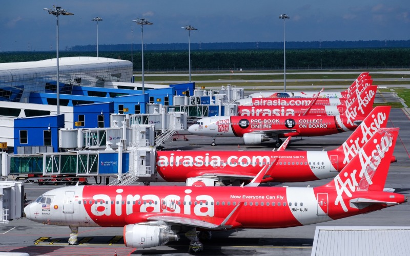 Ratusan Karyawan AirAsia Grup Terancam PHK