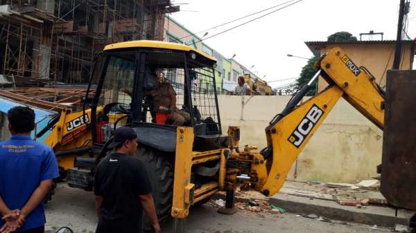 Bantu Penertiban, PUPR Siagakan Alat Berat di Jalan Kopi
