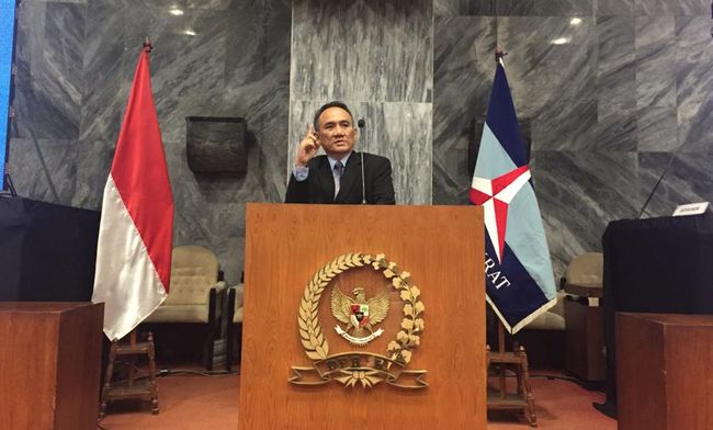 Andi Arief: Politik Dua Kaki Perintah SBY