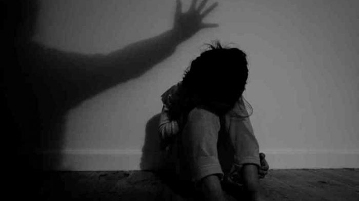 14 Tahun Layani Nafsu Ayah Kandung dan harus Minum Pil KB