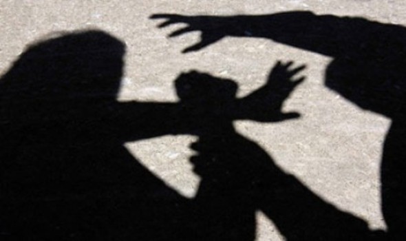 Diduga Alami Gangguan Jiwa, Anak Elvi Sukaesih Mengamuk di Warung