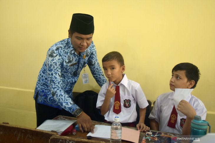 81 anak pencari suaka mulai bersekolah di SD negeri Pekanbaru