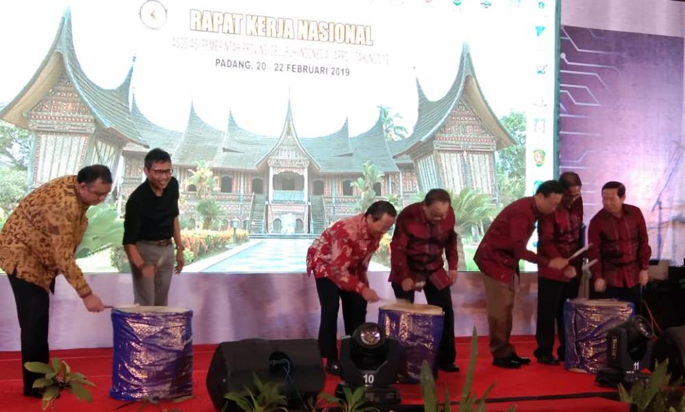 Gubernur Se-Indonesia Minta Kenaikan Gaji