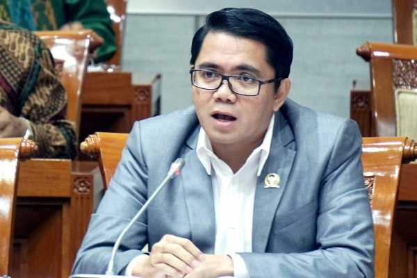 Satgas Covid-19 DPR Bantah Impor Jamu dari Cina 