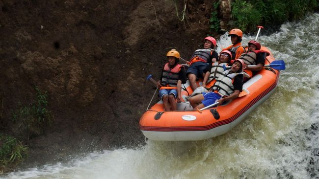 9 Lokasi Arung Jeram Paling Menantang di Asia