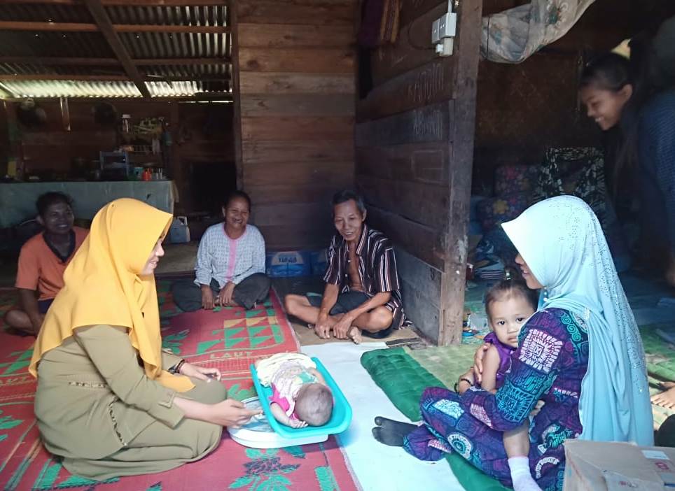 Ibu Tiada, Ayah Entah Dimana, Remaja 14 Tahun Di Pelalawan Ini Asuh 2 Adiknya Yang Balita