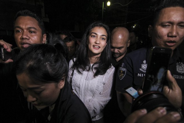 Atiqah Hasiholan Akui Ratna Sarumpaet Berbohong Terkait Operasi Plastik