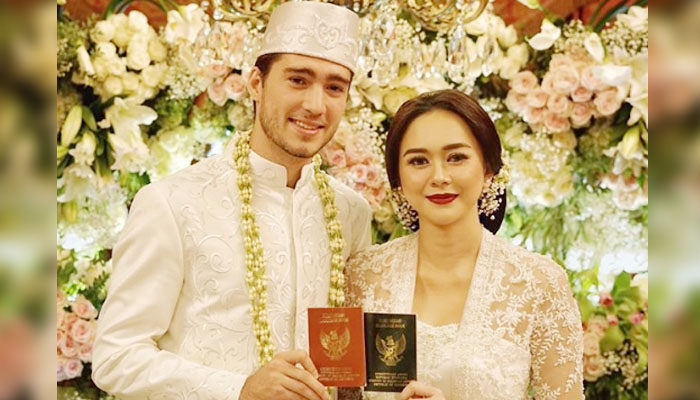 Aura Kasih Jelaskan Soal Isu Hamil Diluar Nikah