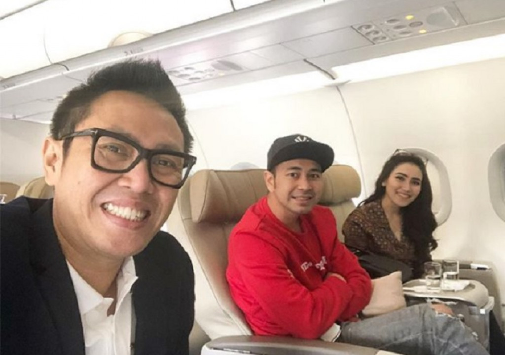 Raffi Ahmad Mengaku satu Pesawat dengan Ayu Ting Ting