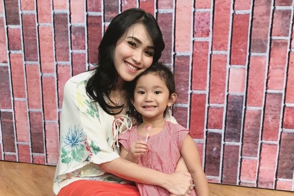 Ayu Ting-ting Mewek Dengar Bilqih Tanyakan Soal Ayah