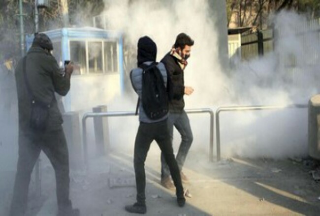 Demo di Iran Rusuh, 731 Bang, 70 SPBU dan 140 Kantor Pemerintah Dibakar Massa