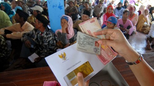 Pelaku Teror New Zealand Nyengir dan Tunjukkan Simbol OK Terbalik, Artinya?