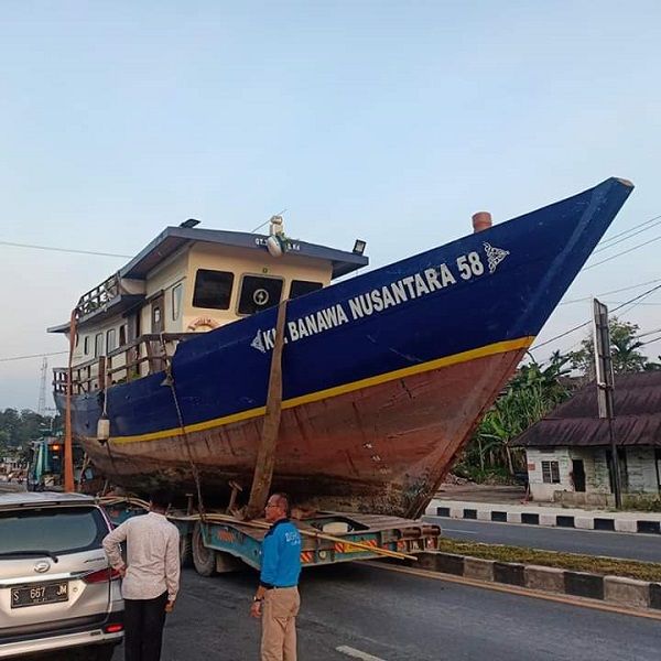Kapal Banawa Dipindahkan ke Danau PLTA Koto Panjang