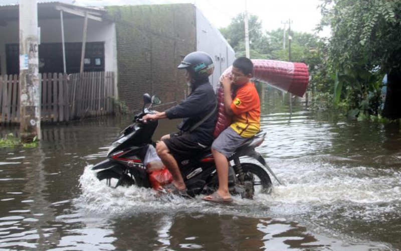 Air Sungai Pangkalan Meluap, Sumbar - Riau Terputus