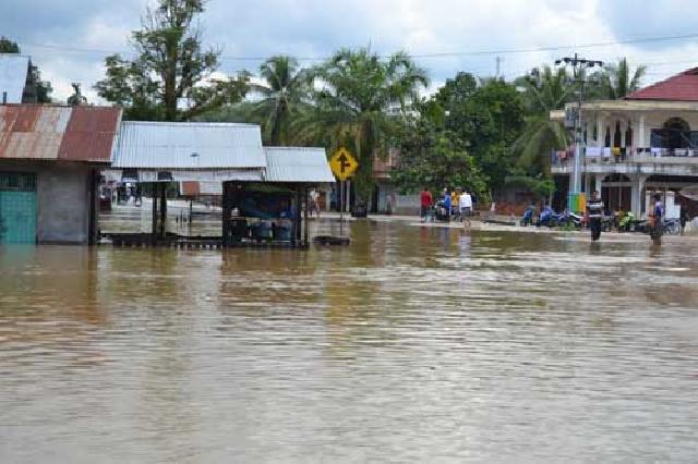 Intensitas Hujan Tinggi di Inhu, Masyarakat Waspada Banjir