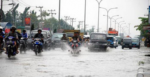 Dinas PUPR Bersihkan Anak Sungai dan Akan Tata Ulang Drainase