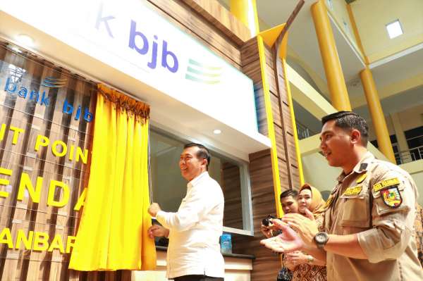 Walikota Pekanbaru Resmikan Konter BJB di Kantor Bapenda