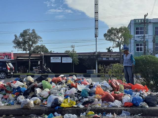 Soal Tumpukan Sampah di Pekanbaru, Aktivis Lingkungan Hidup Gugat Wako dan DPRD