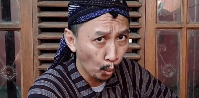 Susi Pudjiastuti Ajak Unfollow, Abu Janda: Bu Susi Sumbu Pendek 