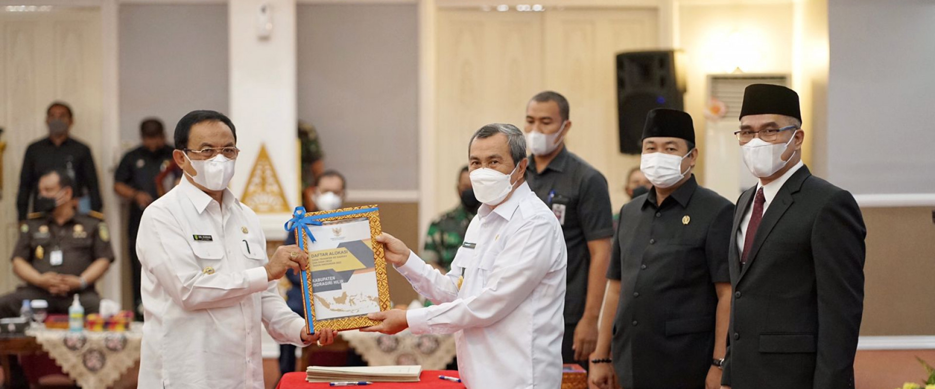 Bupati HM Wardan Terima DIPA, BDAT dan DD Tahun 2022 dari Gubri