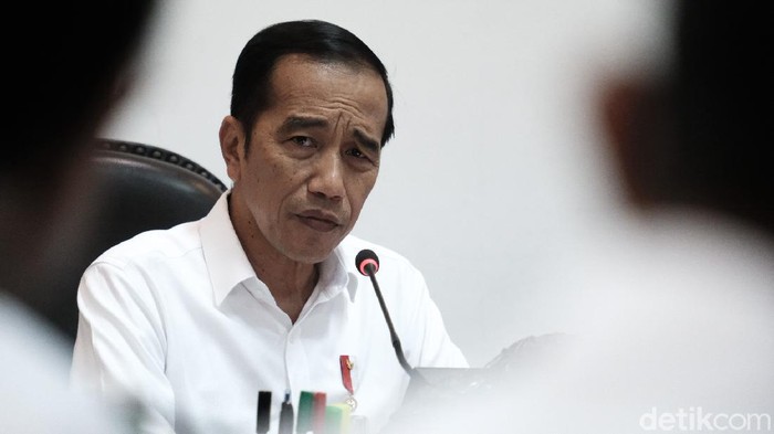 Jokowi Akui Ruwet Kendalikan Covid-19, Minta Kematian Ditekan