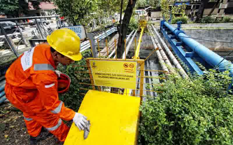PT. CPI Bersihkan Area Sekitar Jaringan Pipa Migas