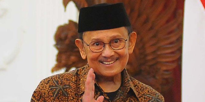 Riwayat Prestasi Cemerlang BJ Habibie