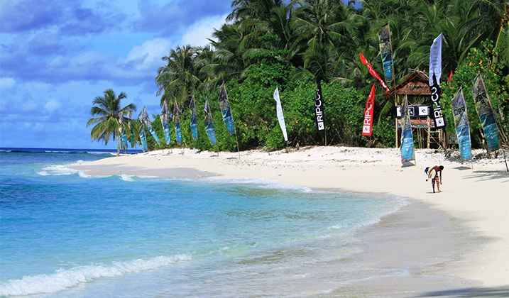 Pemasangan Kabel Bawah Laut untuk Fasilitas di Kepulauan Mentawai