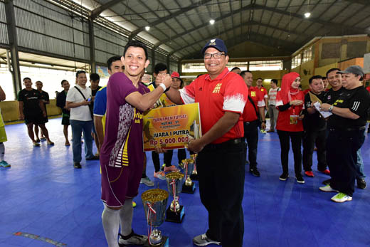BRK Syariah Pekanbaru Juarai Turnamen Futsal
