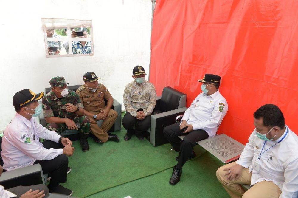 Bupati Kampar Dampingi Pertemuan Wagubri dan Gubernur Sumbar di Perbatasan