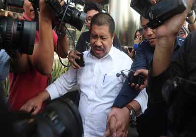 KPK Cegah Bupati Bengkalis Amril Mukminin ke Luar Negeri
