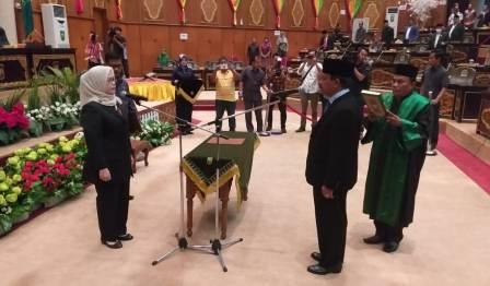 Nurzaman Resmi Gantikan Hardianto di DPRD Riau